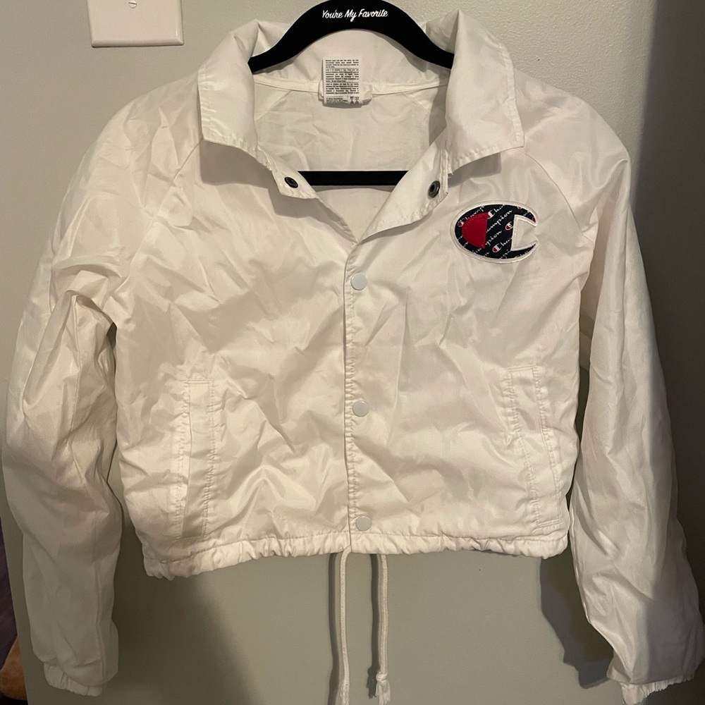 Champion cropped windbreaker jacket. EUC. SIZE XS